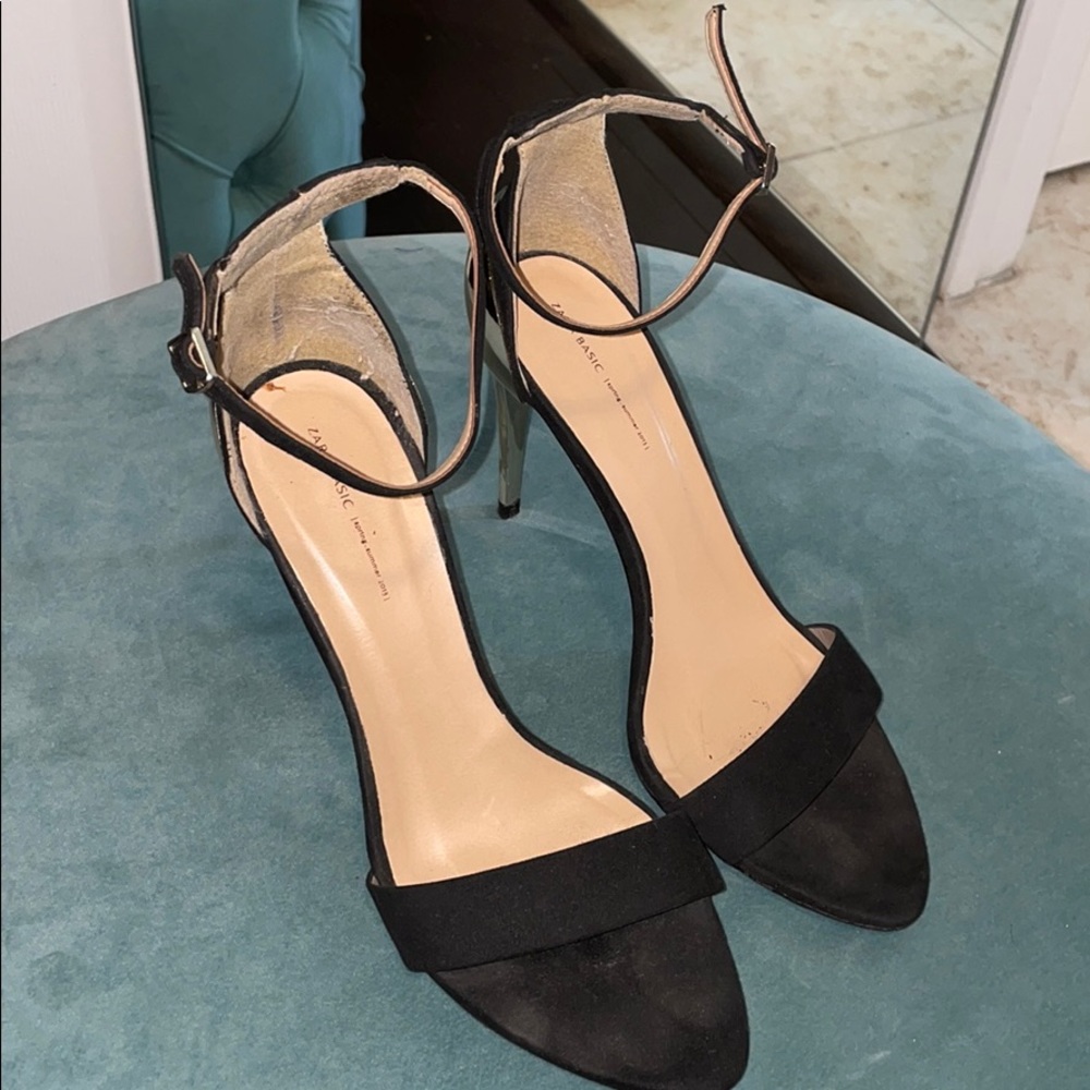 Black Zara heels